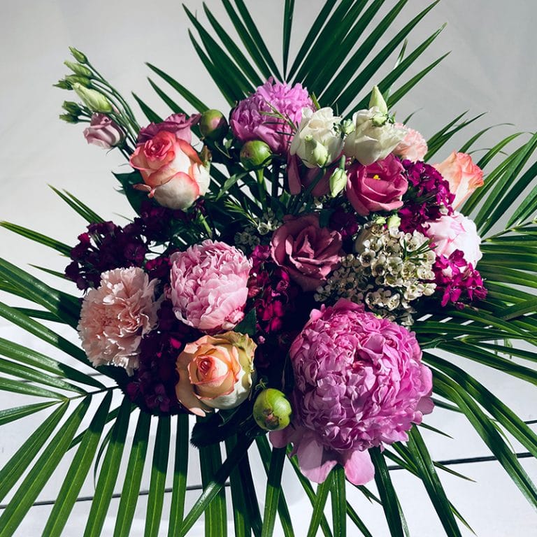 Un cadeau pour la fête des mères : l'abonnement fleurs bouquet pastel et opulent offrir des pivoines cadeau pour la fête des mères