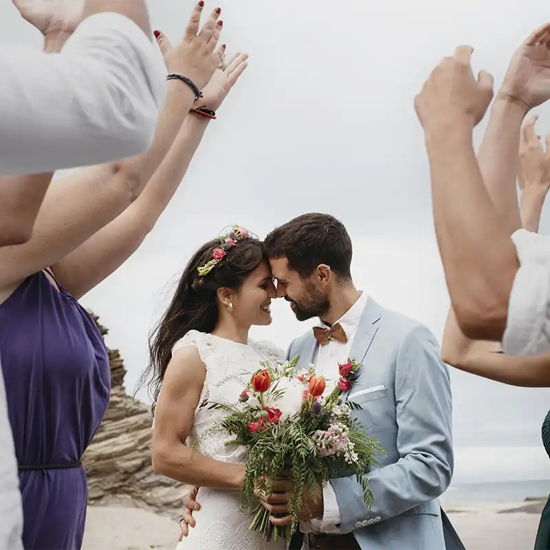haie d'honneur pendant un mariage