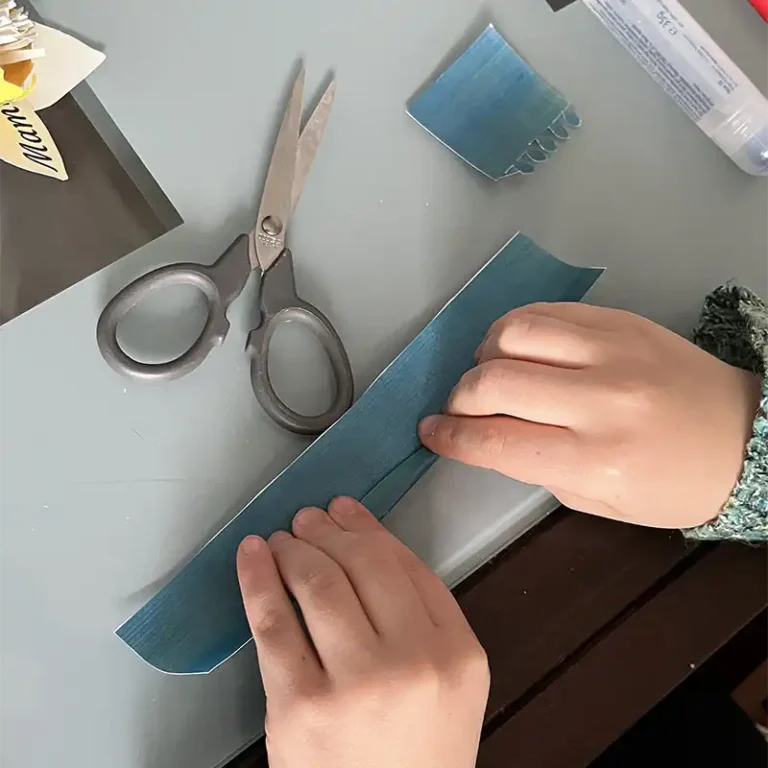 DIY fête des grands mères une jonquille en papier