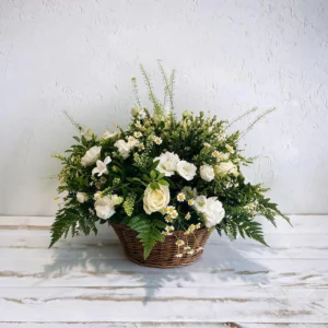 Panier de fleurs de saison 35cm blanc