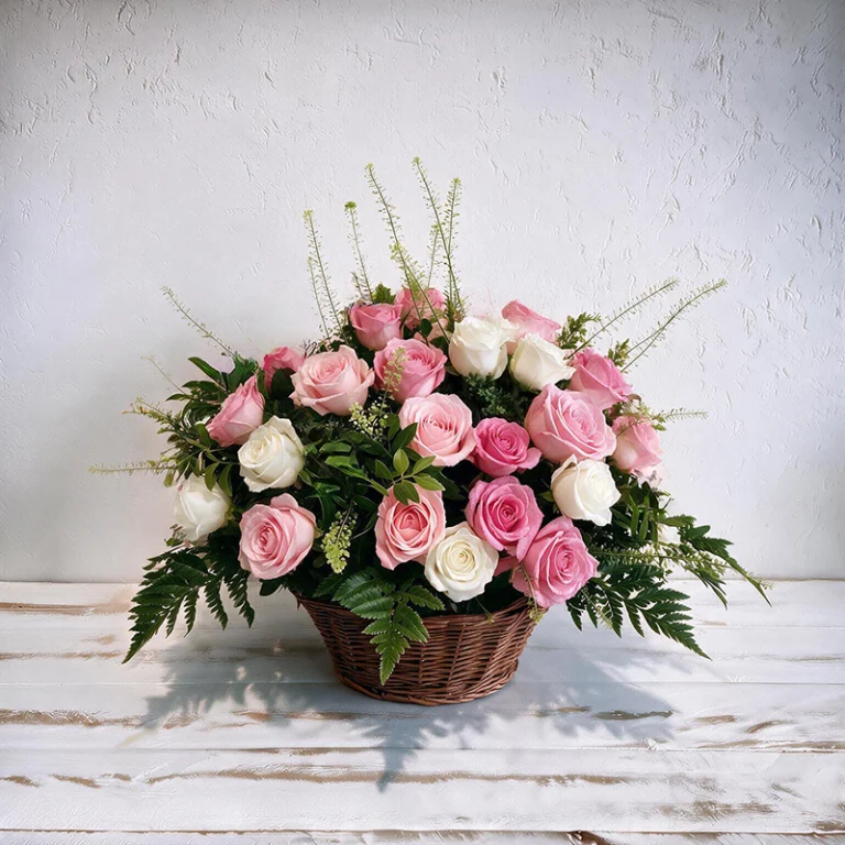 panier de roses pastel 35cm